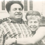 1966 год М.С. Лисянский с дочерью Тамарой.Из архива семьи М. Лисянского